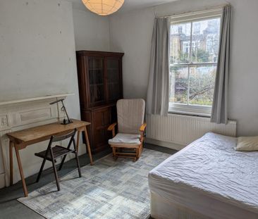 1 bedroom in a house share to rent - Photo 1