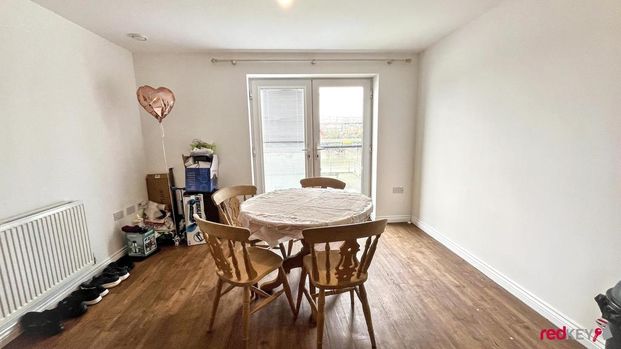 2 bedroom flat to rent - Photo 1