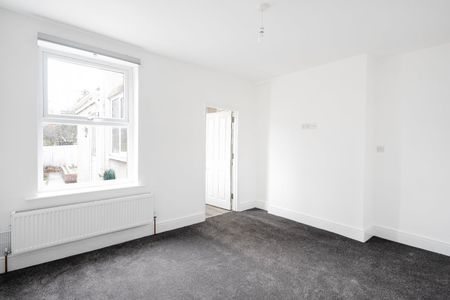 4 Bed Terraced House, Dunkirk Road, BS16 - Photo 2