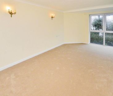 1 bedroom retirement property to rent - Photo 2