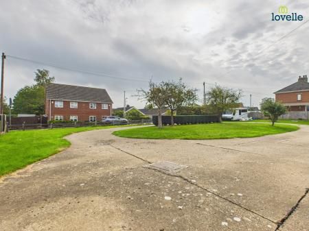 2 bedroom Terraced bungalow To Let - Photo 4