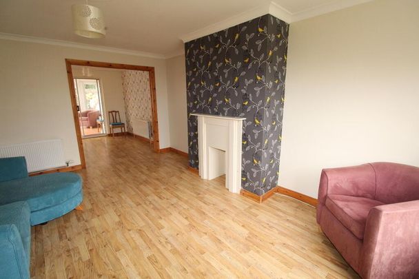 41 Knockview Road, Newtownabbey, BT36 6TT - Photo 1