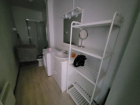 Location Appartement 1 pièce 28m² LILLE 59000 - Photo 3