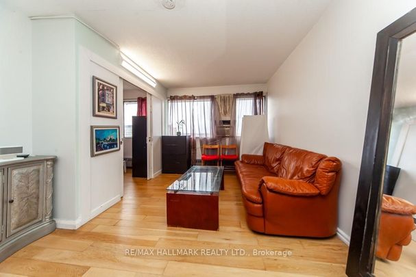 2102 10 Sunny Glenway - Photo 1
