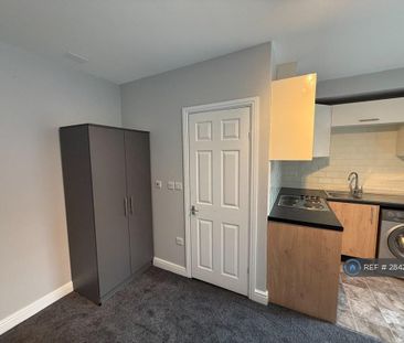 Studio to rent - Photo 5