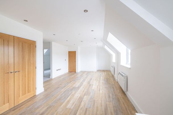 To Let 2 Bedroom Apartment - Photo 1