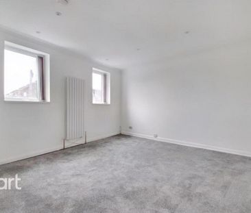 4 bedroom flat to rent - Photo 1