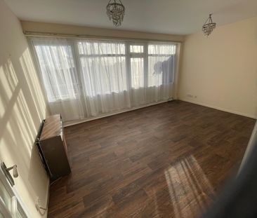 239-241 High Road - Photo 2