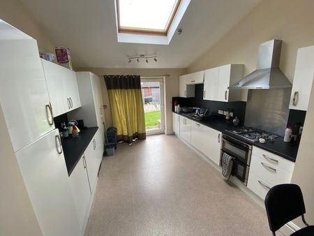 7 bedroom private hall to rent - Photo 5