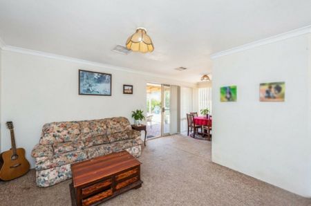 Convenience and Lifestyle. - Photo 3