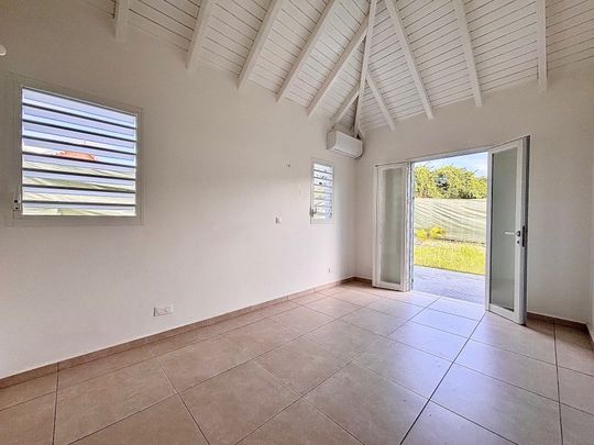 Baie Mahault, (97122) - Photo 1