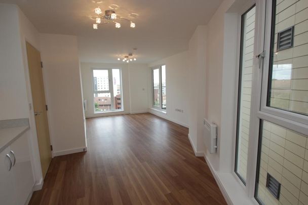 Guildford Road, Woking - 2 bedrooms Property for lettings - Seymours - Photo 1