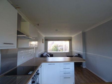 6 bedroom detached house to rent - Photo 4
