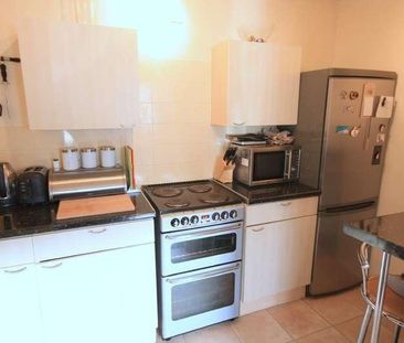 Oaks Road, Stanwell, TW19 - Photo 2