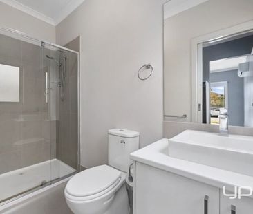 4 BEDROOM FAMILY HOME WITH RUMPUS - Photo 6