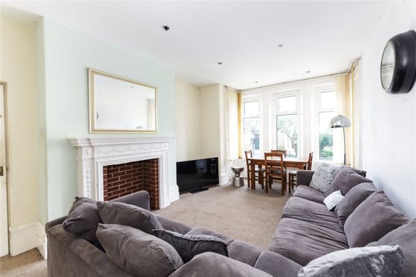 Lindisfarne, Jesmond - Photo 1