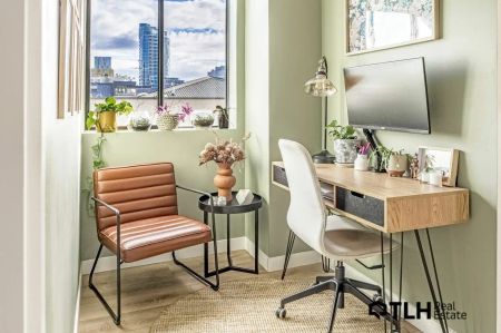 “1 BEDROOM + STUDY WITH A STUNNING NORTHERN ASPECT” - Photo 2