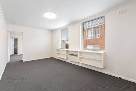Right in the heart of South Yarra - Photo 5