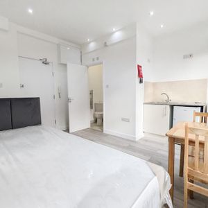 Studio to rent - Photo 2