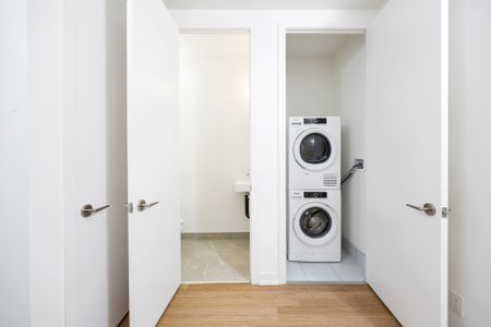 For Lease - 7 Steckley House Lane Unit# TH 610, Richmond Hill, Ontario - Photo 3