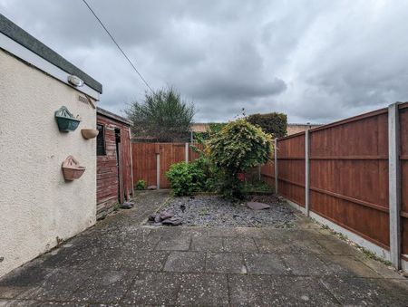 3 bedroom terraced house to rent - Photo 3