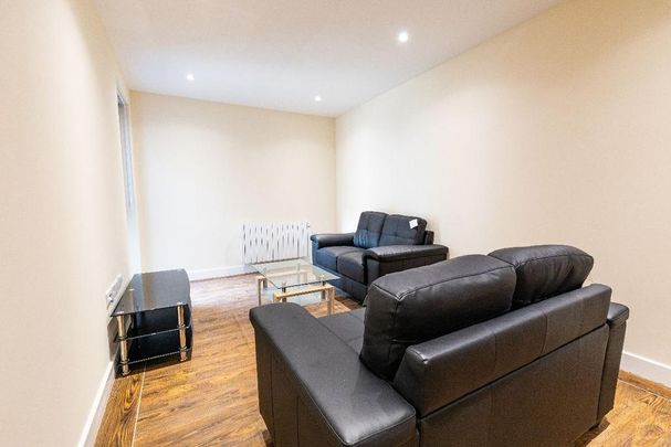3 bedroom flat to rent - Photo 1