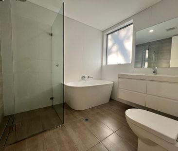 Modern 2 Bedroom Apartment - Photo 4