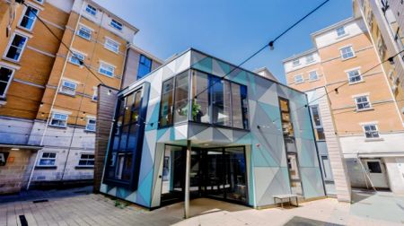 Classic 2 bed apartment - Photo 5