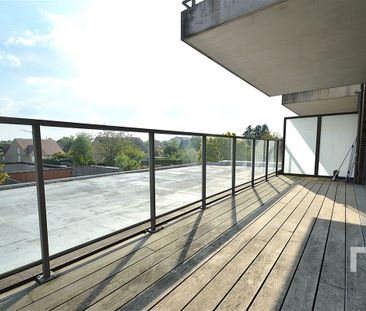 Recent appartement met ruim terras en garage te huur in Ieper. - Photo 3