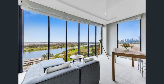 Aurora Building Penthouse - Photo 1