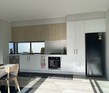 3-bedroom shared house / townhouse, Churchill Road - Photo 4