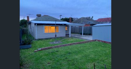 Family home awaits! - Photo 5