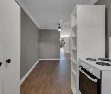 Cosy 2-Bedroom Home in Prime Gosnells Location! - Photo 3