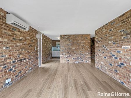 Updated Ground Floor 2 Bedroom Unit in Great Location! - Photo 2