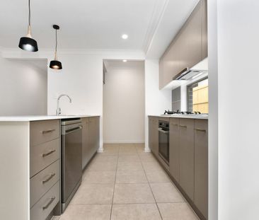 Brand New Four Bedroom Family Home in Greenbank! - Photo 1