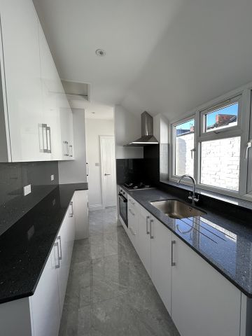 2 Bed Terraced House, Edgehill Street, RG1 - Photo 5