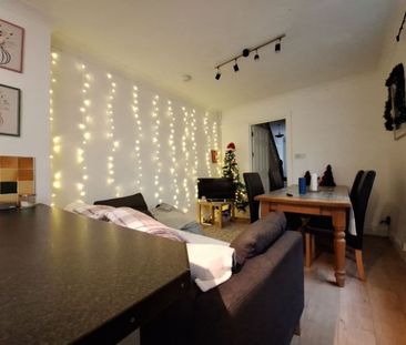 Tewkesbury Place, Cathays - Photo 3