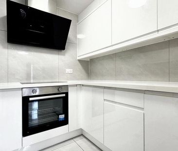 3 bedroom flat to rent - Photo 6