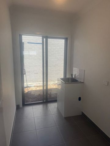 Modern Family Living in Prime Warragul Location! - Photo 3