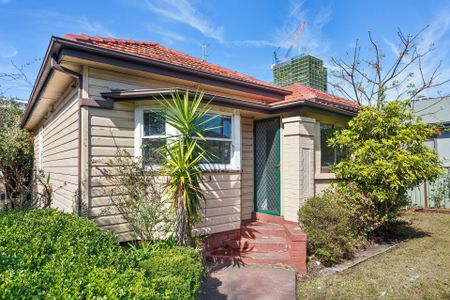 Renovated period home - Photo 4