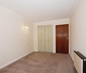 1 bedroom retirement property to rent - Photo 4