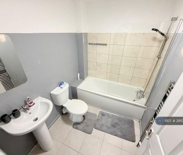 2 bedroom flat to rent - Photo 6