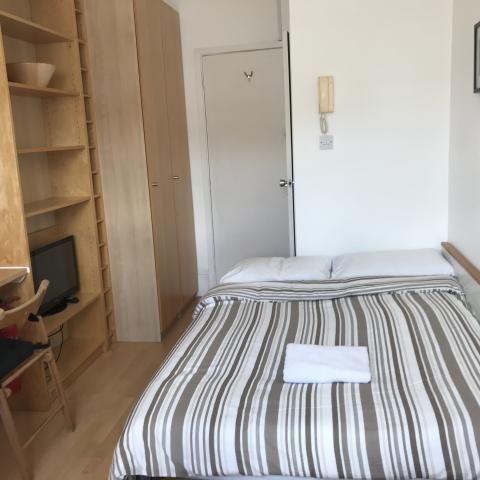 BILLS INCLUDED - Modern Self-Contained Studio in Pimlico, London SW1V - Photo 1