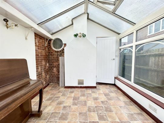 1 Bedroom Room To Let - Photo 1