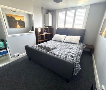 3 bedroom terraced house to rent - Photo 3