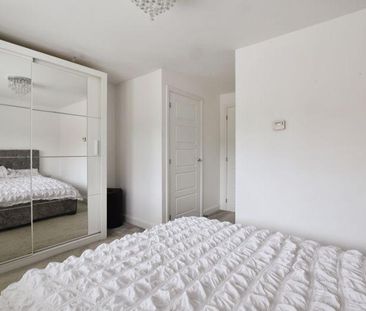 2 bedroom end of terrace house to rent - Photo 4