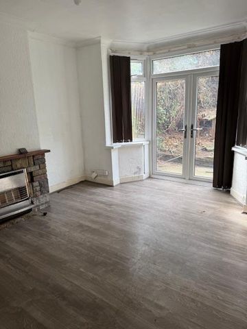 3 bedroom semi-detached house to rent - Photo 3