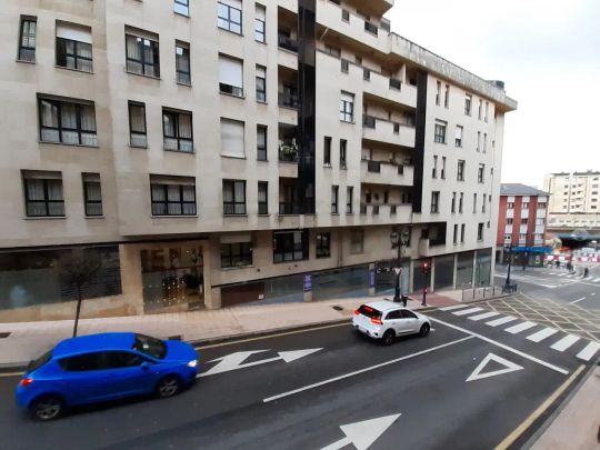 Oviedo - Photo 1