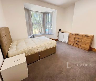 1 bedroom room to rent Walmersley Road, Bury, BL9 - Photo 2