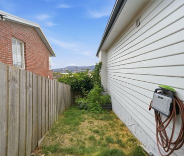 Bright Family Home in Claremont - Photo 4